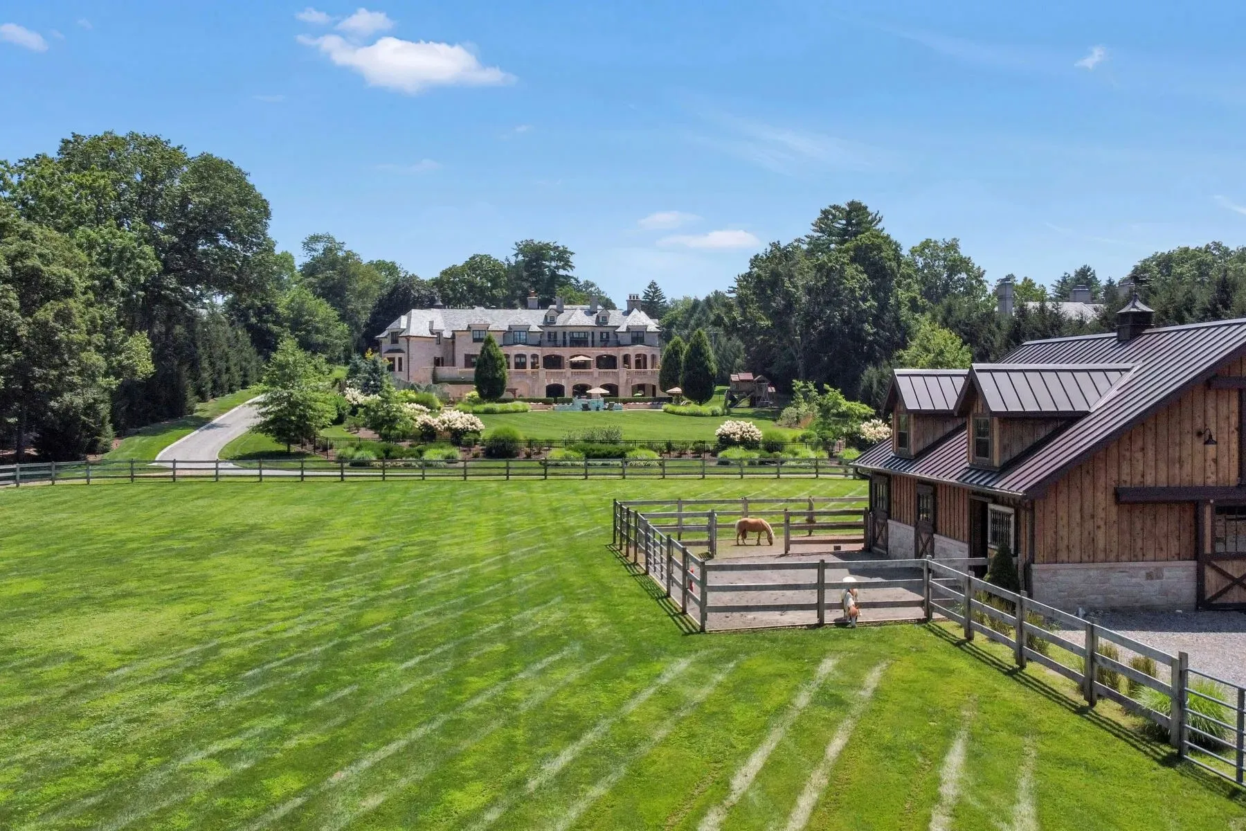 Saddle River Estate With 4.4 Acres & Horse Stables